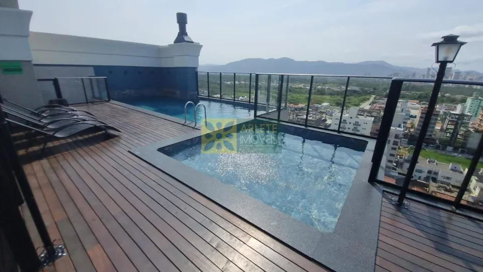 Apartamento com 3 quartos em Balneário Perequê