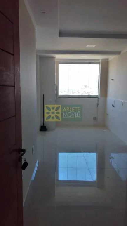 Apartamento com 3 quartos em Balneário Perequê — foto 3